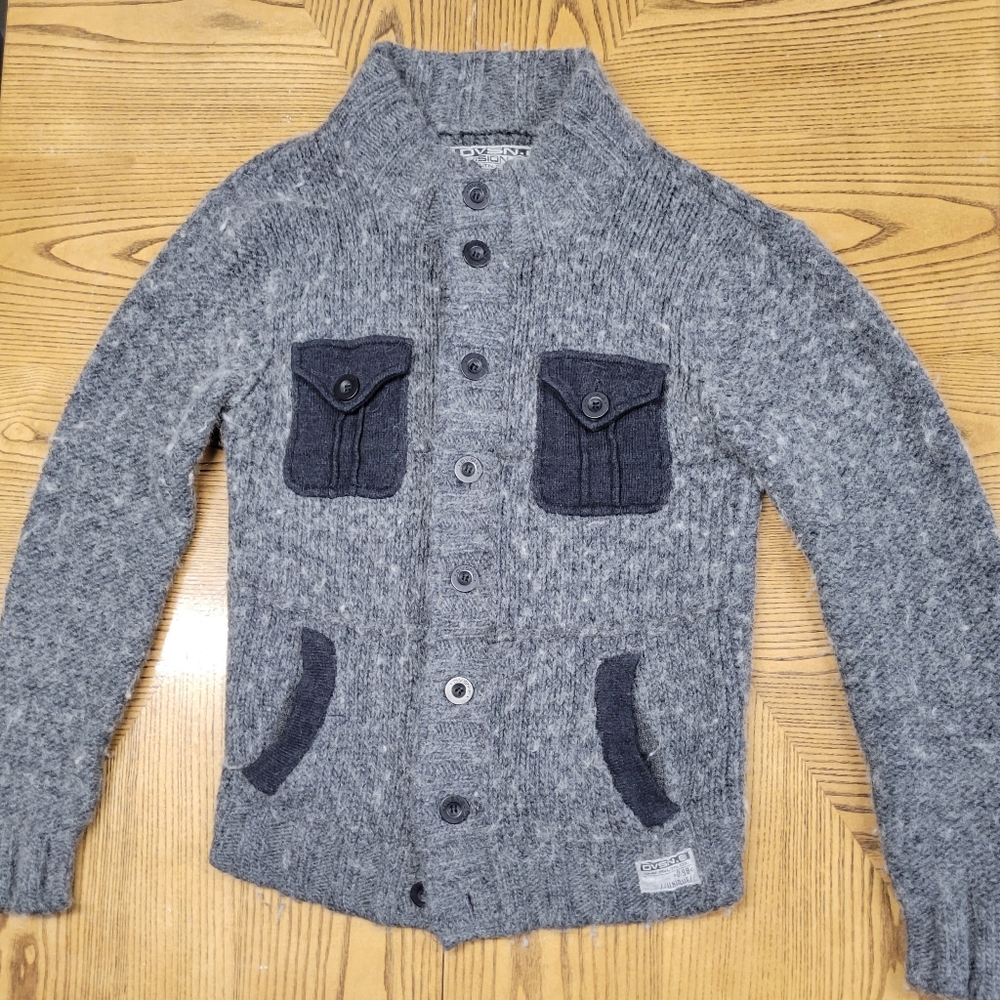 DVSN. ECHO Button up Sweater